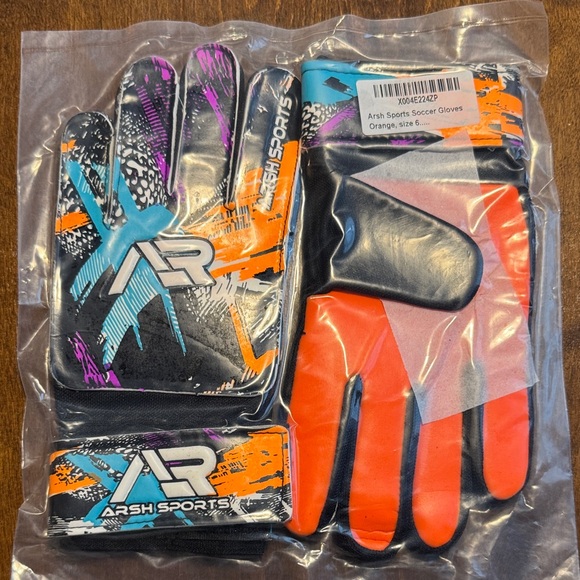 Arsh Gloves Other - Kids Soccer Gloves - Black and Orange